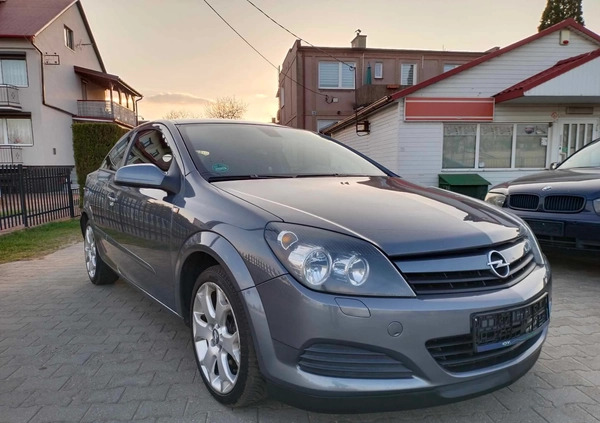 Opel Astra cena 9900 przebieg: 220000, rok produkcji 2005 z Konin małe 154